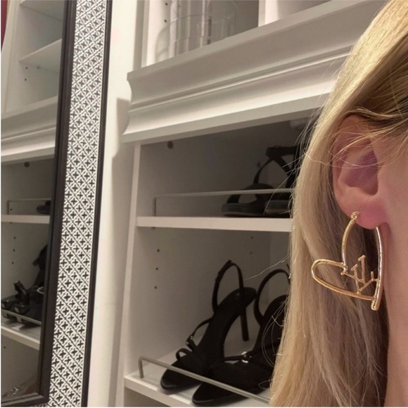 Louis Vuitton Heart Shaped Earrings - Picture 6 of 7